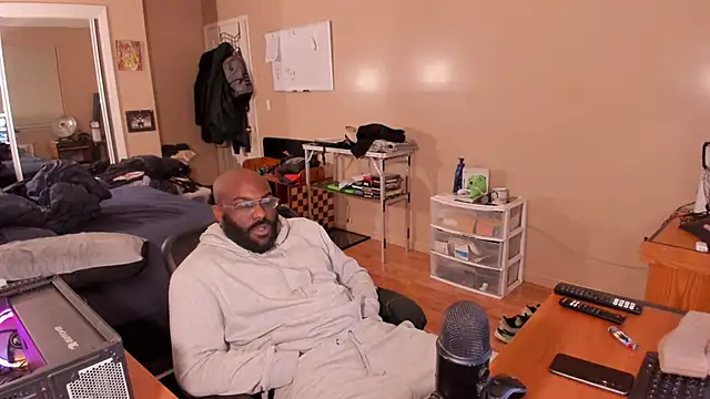 MrChuckDailyXXX online show from February 15, 2025, 5:41 am