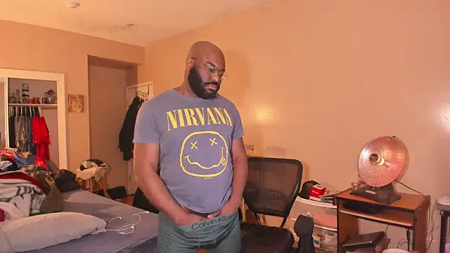 MrChuckDailyXXX online show from February 5, 2026, 6:40 am