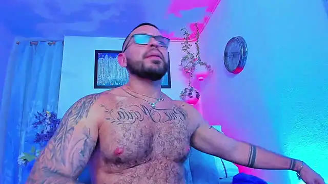 Adil aminn online show from February 2, 2025, 6:10 pm