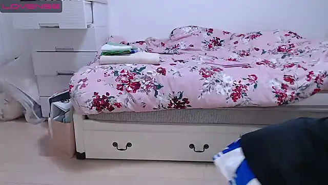 AMI   oO online show from January 4, 2025, 12:05 pm