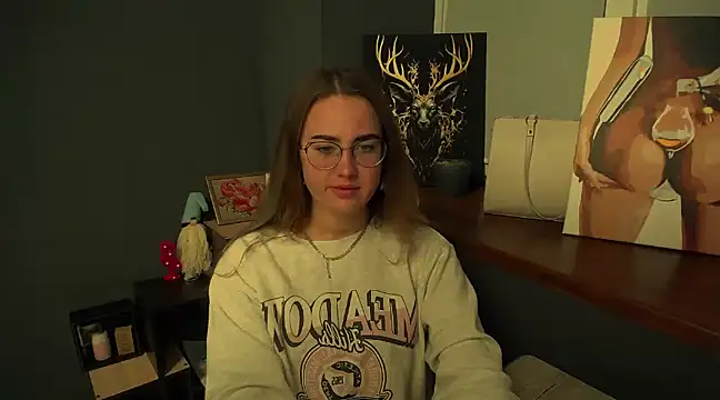 Snapshot of luxie_milady chatting on December 27, 2024, 2:33 pm luxie milady online show from December 27, 2024, 2:33 pm