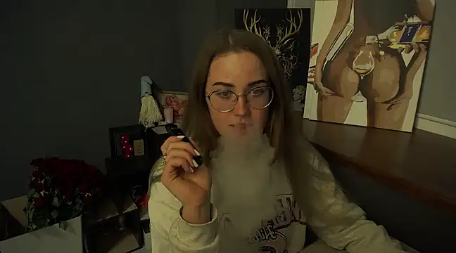 Snapshot of luxie_milady chatting on February 19, 2025, 1:39 pm luxie milady online show from February 19, 2025, 1:39 pm