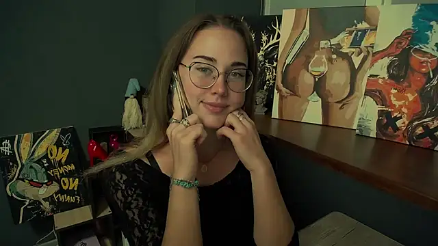 Snapshot of luxie_milady chatting on October 13, 2025, 2:17 pm luxie milady online show from October 13, 2025, 2:17 pm
