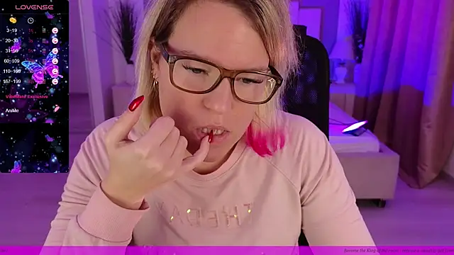 EVAshinyGIRL online show from January 12, 2025, 7:53 am