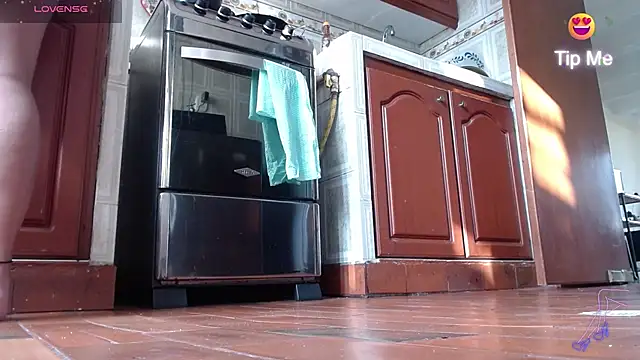 carlajames  online show from February 17, 2025, 9:30 pm