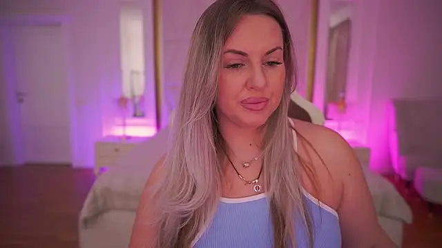 KiraCandyS online show from February 11, 2026, 8:36 pm