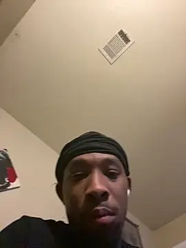 Snapshot of magicDick2842 chatting on November 27, 2025, 9:33 am magicDick2842 online show from November 27, 2025, 9:33 am