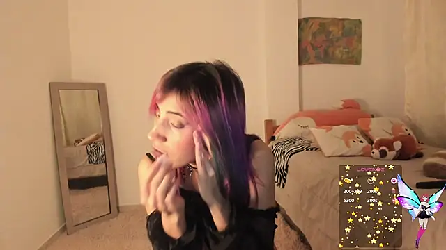 linnie  online show from January 12, 2025, 1:42 am