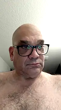 lou63ponce online show from December 9, 2024, 8:01 pm