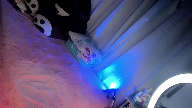 Maryonthemoon online show from January 14, 2025, 7:38 am