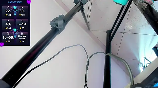 Maryonthemoon online show from March 3, 2025, 11:11 am