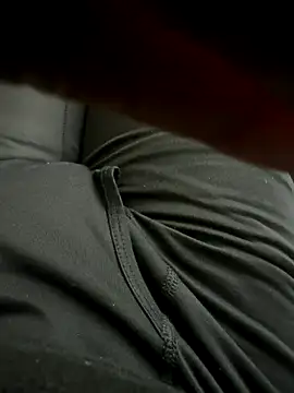 Snapshot of Big-dick_1 chatting on October 28, 2025, 6:21 pm Big-dick 1 online show from October 28, 2025, 6:21 pm