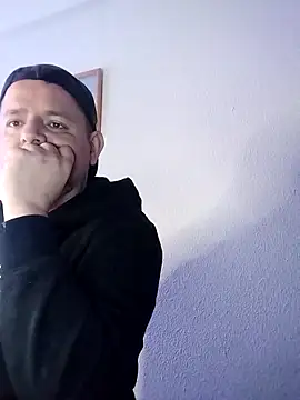 lobito1997 online show from March 16, 2025, 1:17 am