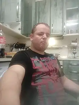 lobito1997 online show from May 17, 2026, 3:41 pm