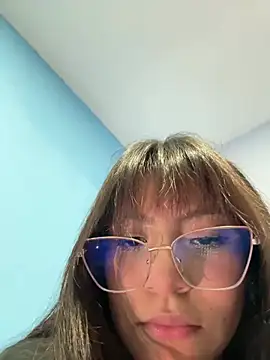 Snapshot of Lily_candy_X chatting on March 1, 2025, 4:04 am Lily candy X online show from March 1, 2025, 4:04 am