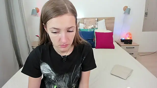 Snapshot of KateRedgar chatting on February 5, 2026, 4:55 pm KateRedgar online show from February 5, 2026, 4:55 pm