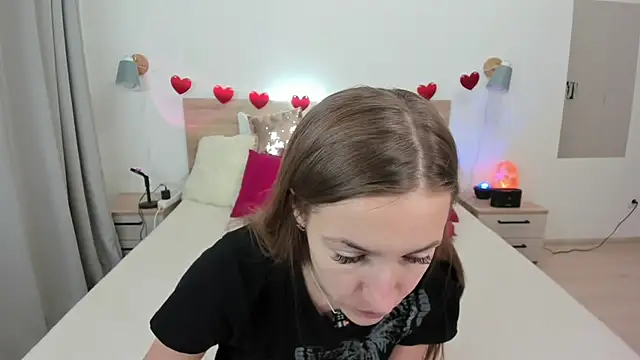 Snapshot of KateRedgar chatting on February 8, 2026, 1:47 pm KateRedgar online show from February 8, 2026, 1:47 pm