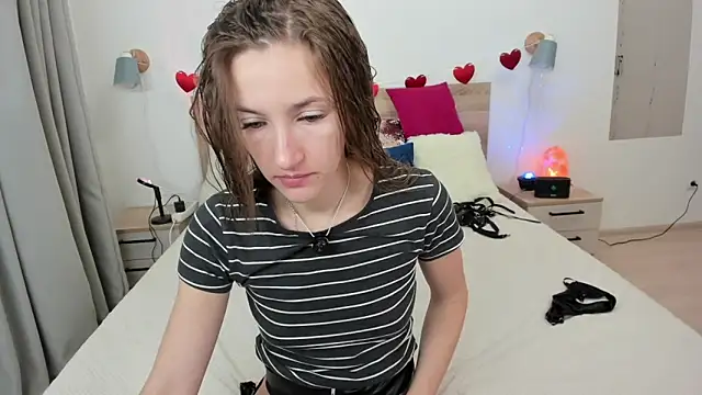 Snapshot of KateRedgar chatting on February 12, 2026, 1:50 pm KateRedgar online show from February 12, 2026, 1:50 pm