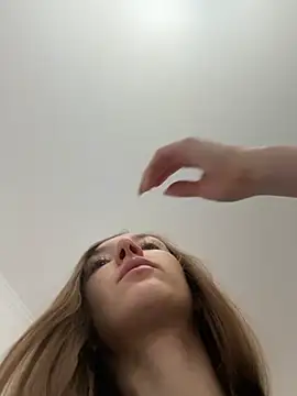 Snapshot of KateRedgar chatting on February 19, 2026, 8:32 am KateRedgar online show from February 19, 2026, 8:32 am