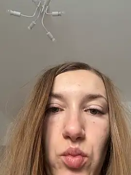 KateRedgar online show from March 24, 2026, 2:22 pm