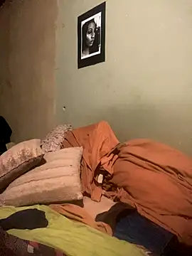 Moorella1 online show from November 12, 2025, 5:35 pm