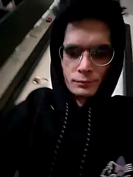 Migaruo online show from April 7, 2026, 8:09 pm