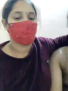 Snapshot of IND_COUPLE1 chatting on December 15, 2024, 9:53 pm IND COUPLE1 online show from December 15, 2024, 9:53 pm