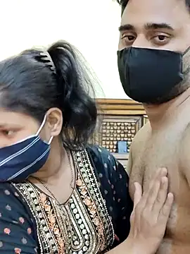 Snapshot of IND_COUPLE1 chatting on February 5, 2025, 2:59 pm IND COUPLE1 online show from February 5, 2025, 2:59 pm