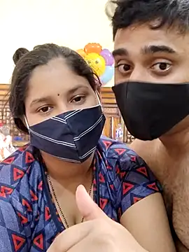 Snapshot of IND_COUPLE1 chatting on February 13, 2025, 2:52 pm IND COUPLE1 online show from February 13, 2025, 2:52 pm