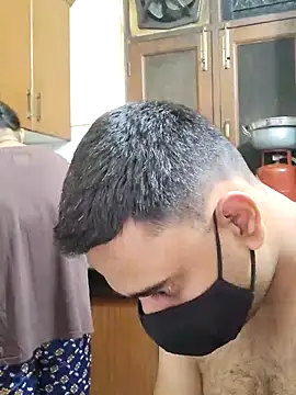 Snapshot of IND_COUPLE1 chatting on February 21, 2025, 3:43 pm IND COUPLE1 online show from February 21, 2025, 3:43 pm