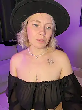 Charming Daphny online show from March 12, 2026, 6:58 pm