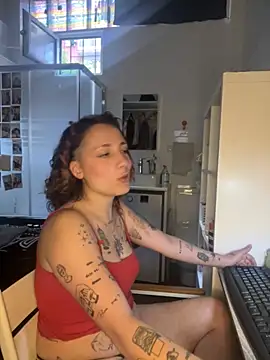 Hawitxui online show from October 21, 2025, 9:21 am