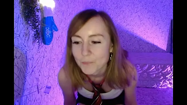 Athena Richards online show from February 27, 2025, 2:43 pm