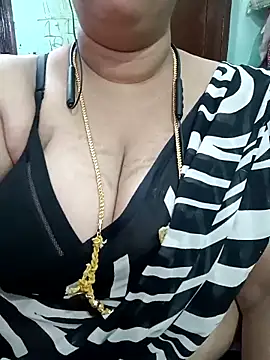 Snapshot of ashikaa_r chatting on May 2, 2026, 9:47 am ashikaa r online show from May 2, 2026, 9:47 am