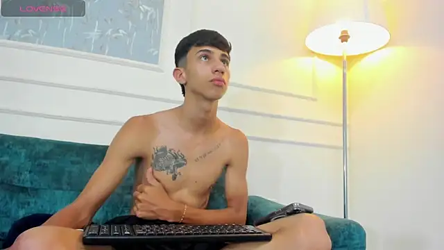 Lucian Davi online show from February 21, 2025, 3:54 pm
