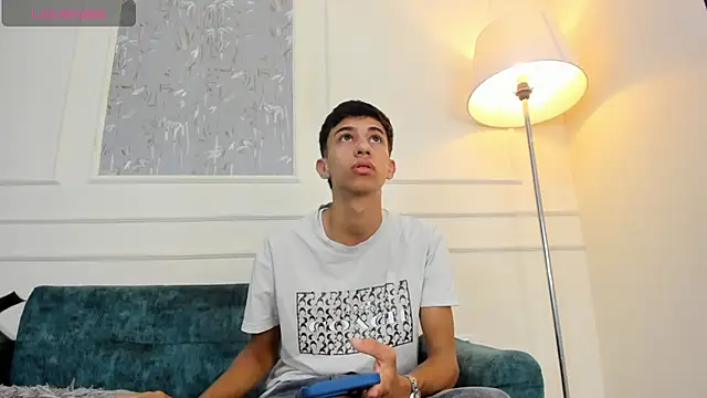 Lucian Davi online show from October 6, 2025, 12:13 pm