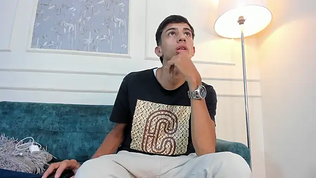 Lucian Davi online show from October 8, 2025, 3:26 am