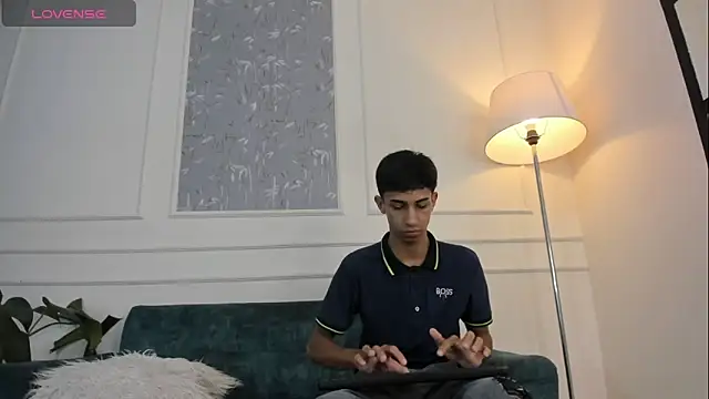 Lucian Davi online show from October 10, 2025, 4:06 pm