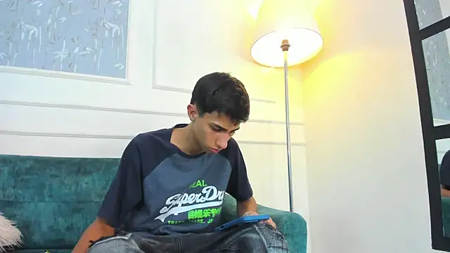 Lucian Davi online show from October 14, 2025, 4:19 pm