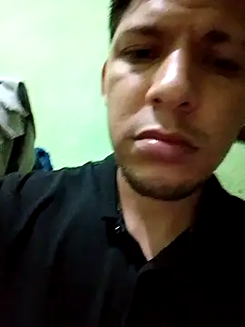 Snapshot of Alonsomadeira chatting on January 19, 2026, 7:34 am Alonsomadeira online show from January 19, 2026, 7:34 am