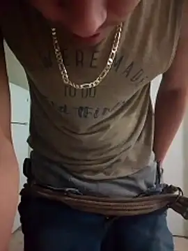 Snapshot of Alonsomadeira chatting on March 10, 2026, 5:45 am Alonsomadeira online show from March 10, 2026, 5:45 am