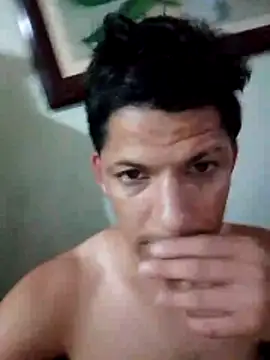 Snapshot of Alonsomadeira chatting on May 21, 2026, 1:45 am Alonsomadeira online show from May 21, 2026, 1:45 am