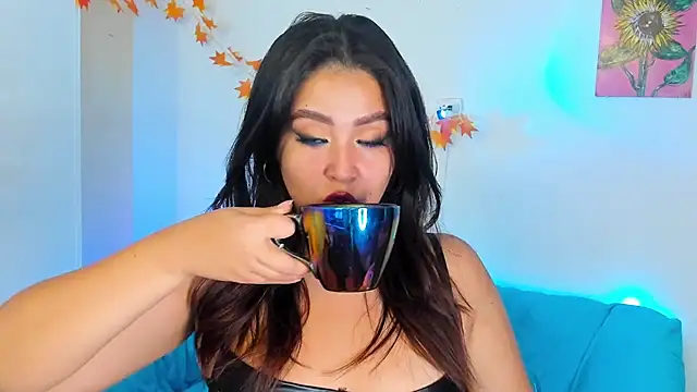 LiahDiaz online show from December 22, 2024, 8:58 pm