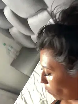 luisa16xxx online show from March 16, 2025, 9:37 pm