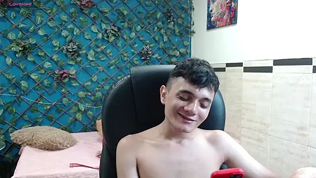 Waturox online show from October 31, 2025, 7:15 pm