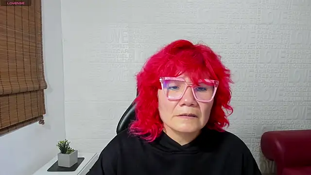 Salomeediaz  online show from February 5, 2025, 8:57 pm