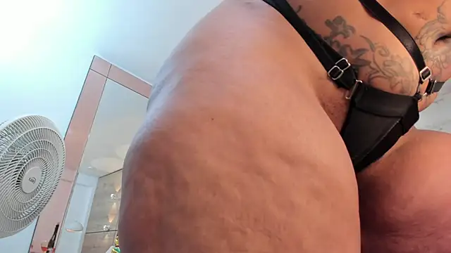 martina touss online show from March 6, 2025, 10:36 pm