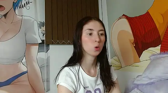 mildre303av online show from February 3, 2025, 10:21 pm