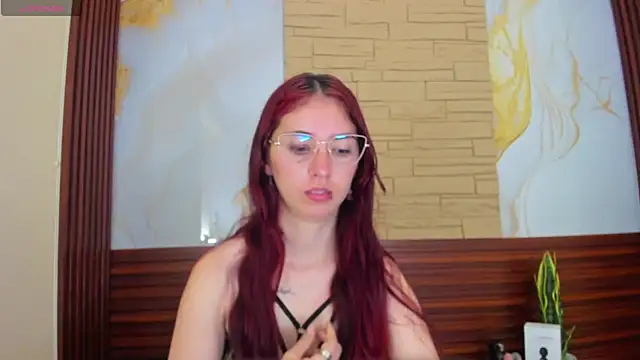 mildre303av online show from September 22, 2025, 2:41 pm