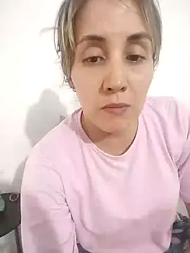 Snapshot of Isabel23zr chatting on January 17, 2025, 3:43 pm Isabel23zr online show from January 17, 2025, 3:43 pm